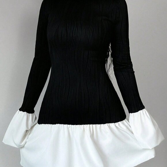 Black And White Elegant Women's Romantic Round Neck Contrast Color Dress - Picture 3 of 5